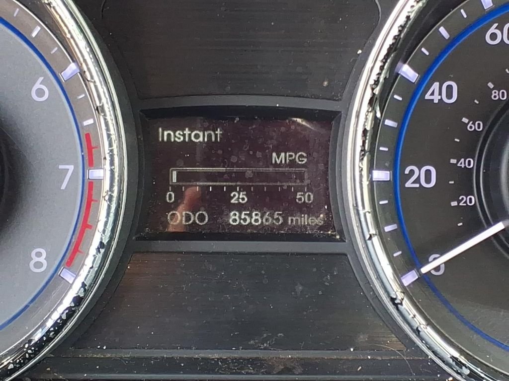 Used 2014 Phantom Black Metallic Hyundai GLS image 13