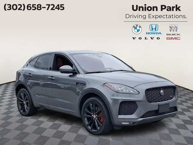 Used 2019  Jaguar R-Dynamic image 3