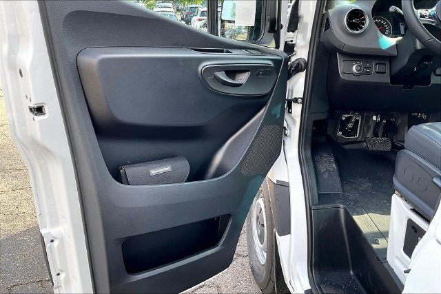 New 2026 Arctic White Mercedes-Benz Cargo 144 WB image 39