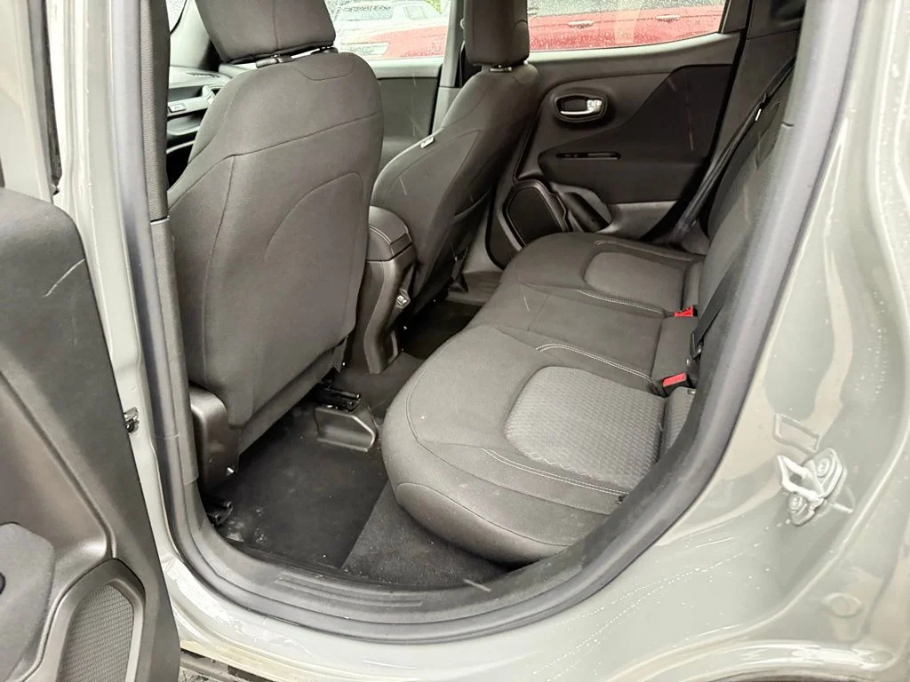 Used 2021 Gray Jeep Latitude image 17