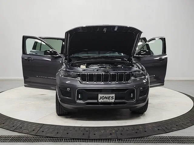 Used 2023 Gray Jeep Overland image 10