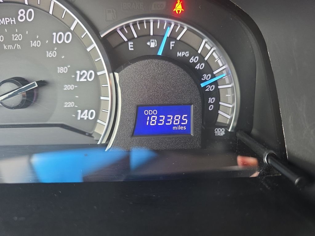 Used 2014 Red Toyota SE image 27