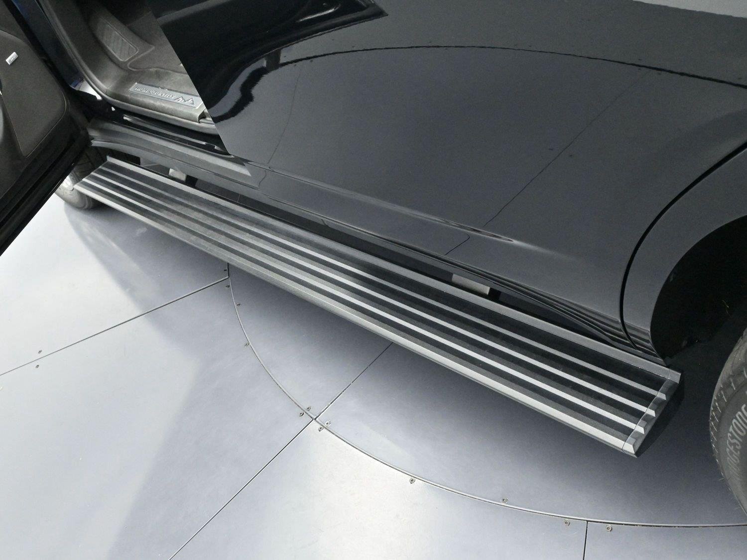Used 2022 Black Chevrolet High Country image 13