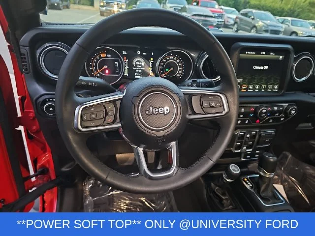 Used 2023 Red Jeep Altitude image 15