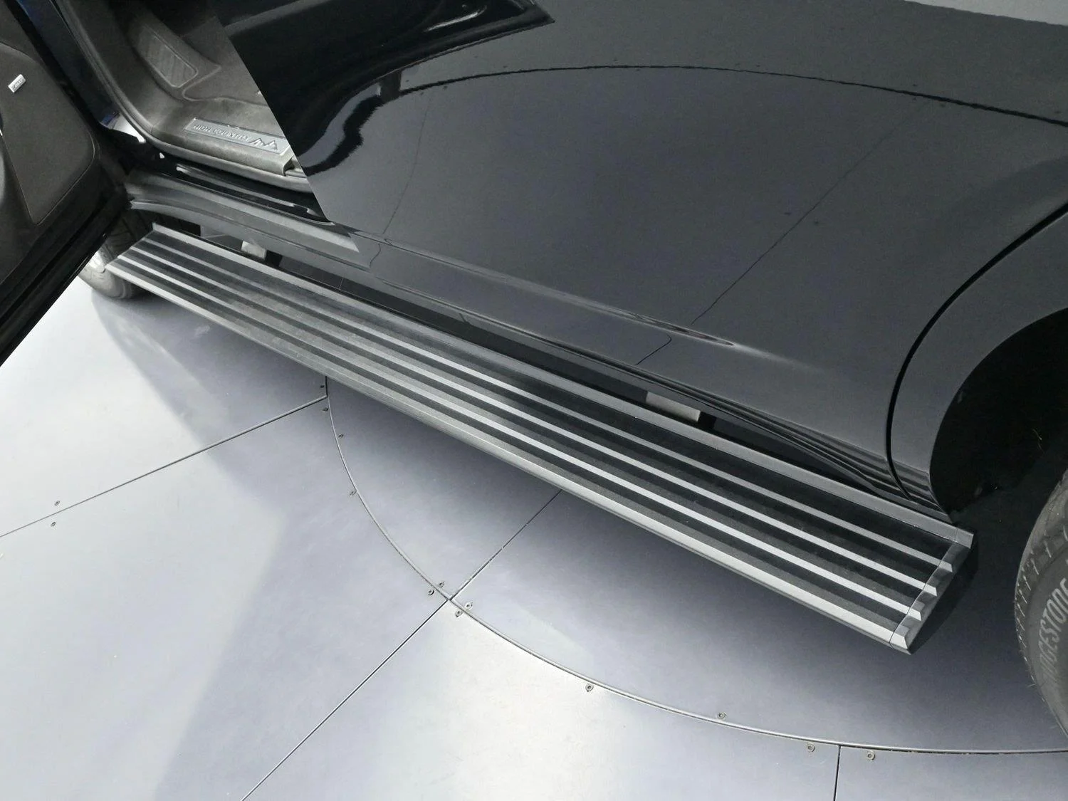 Used 2022 Black Chevrolet High Country image 13