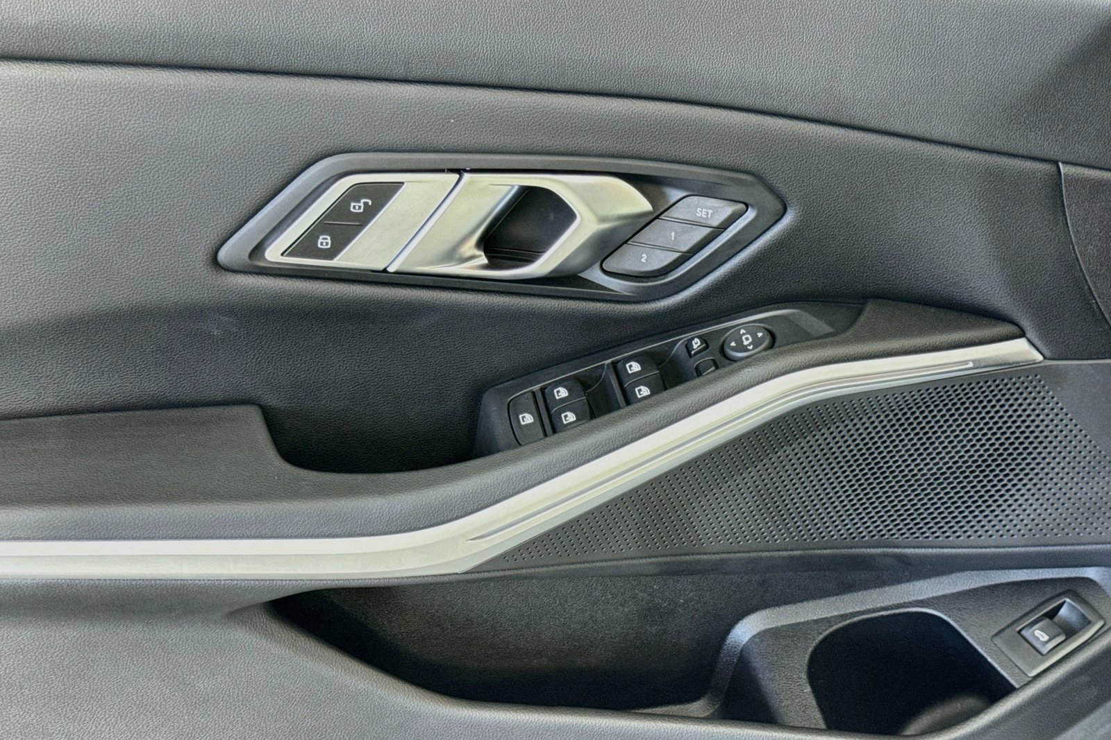 Used 2023 Alpine White BMW 330i image 17