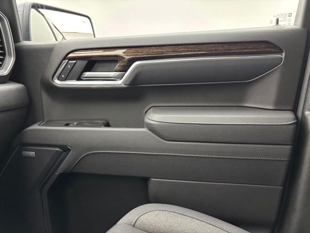New 2026 Onyx Black GMC Elevation image 39
