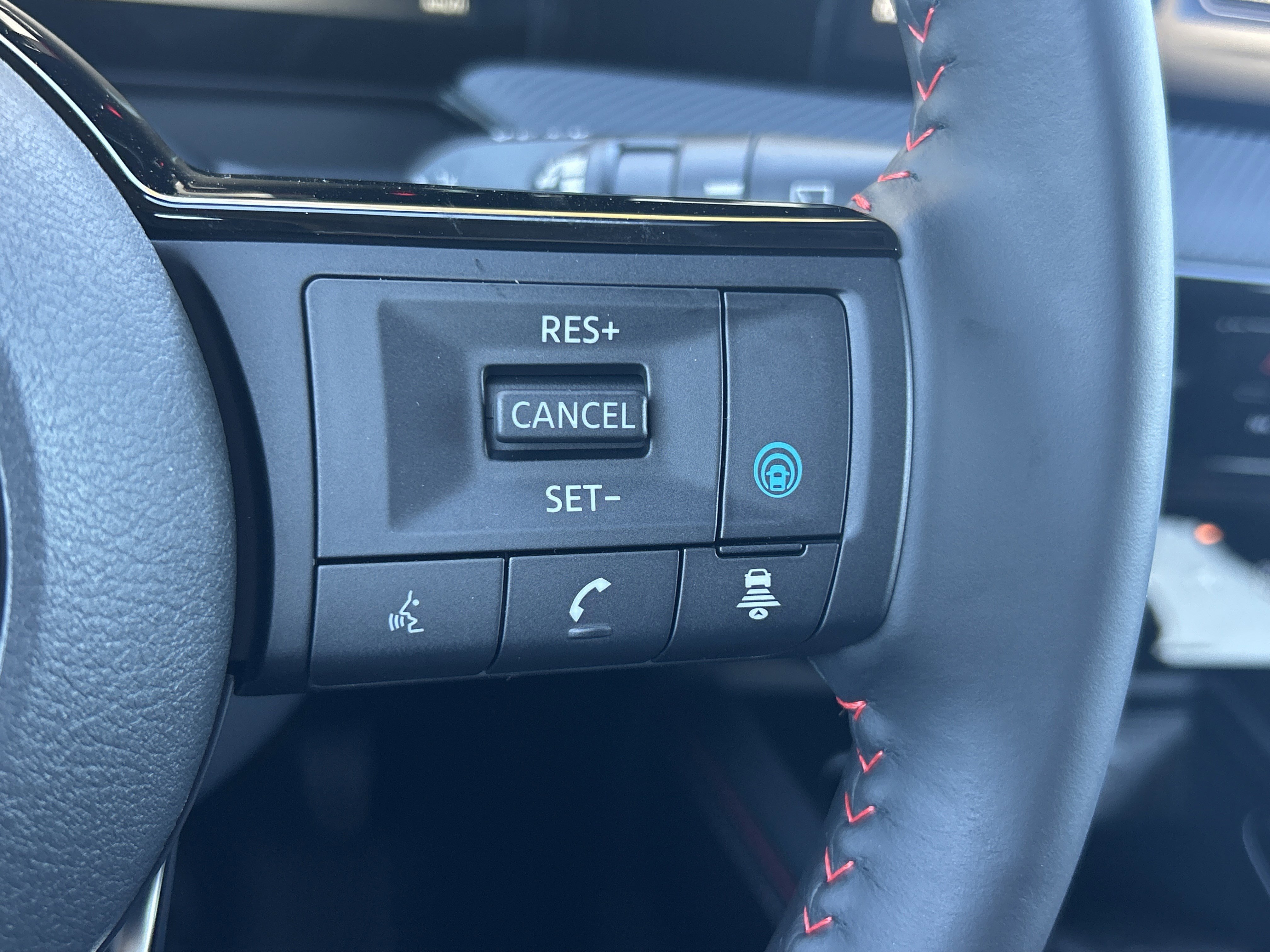 2026 Nissan KICKS SR - Photo 11