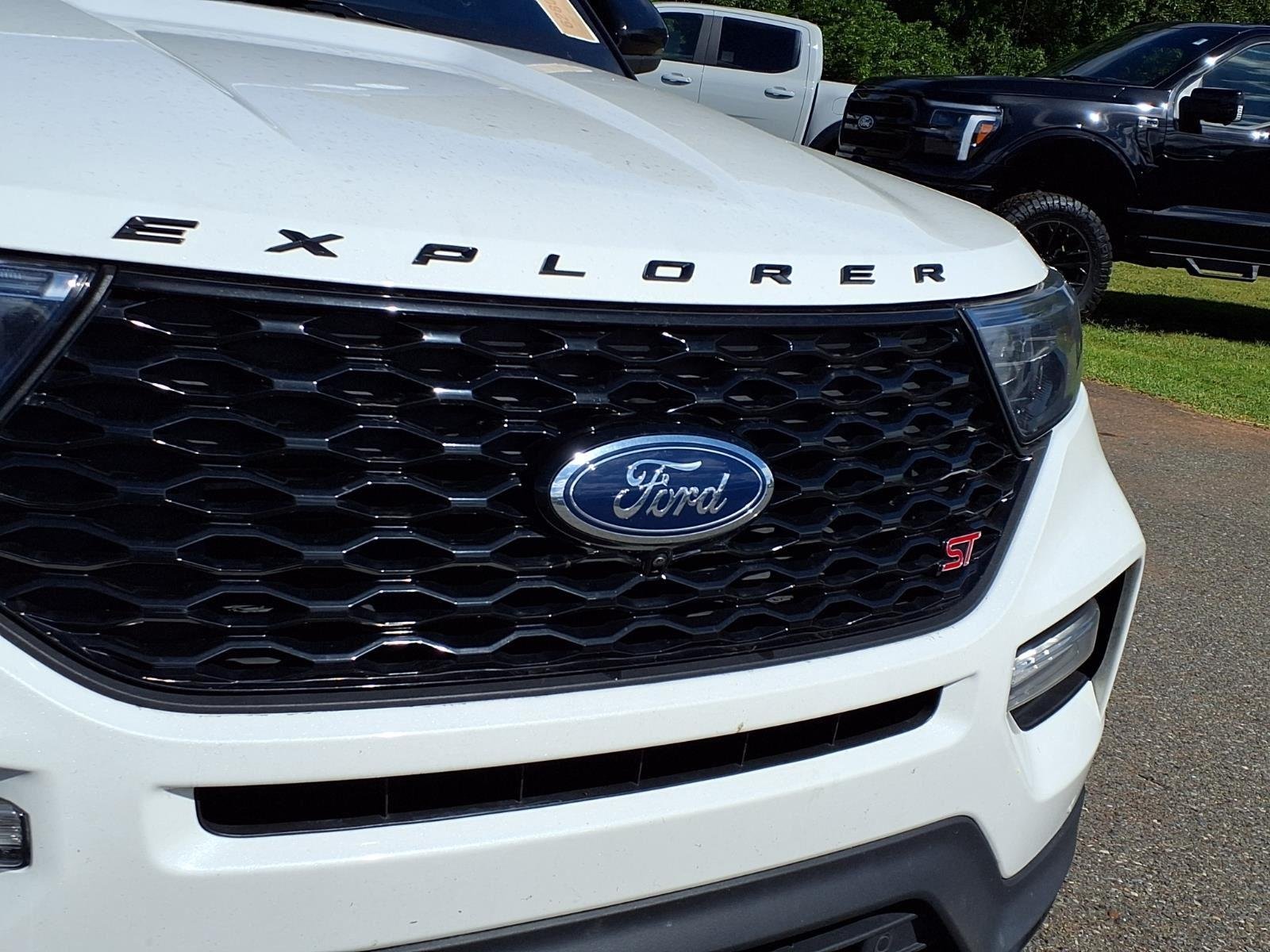 Used 2023 Star White Metallic Tri-Coat Ford ST image 14