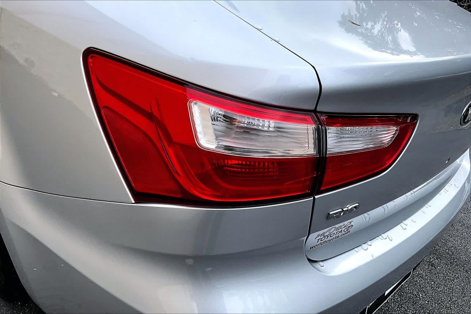 Used 2016 Bright Silver Metallic Kia LX image 27
