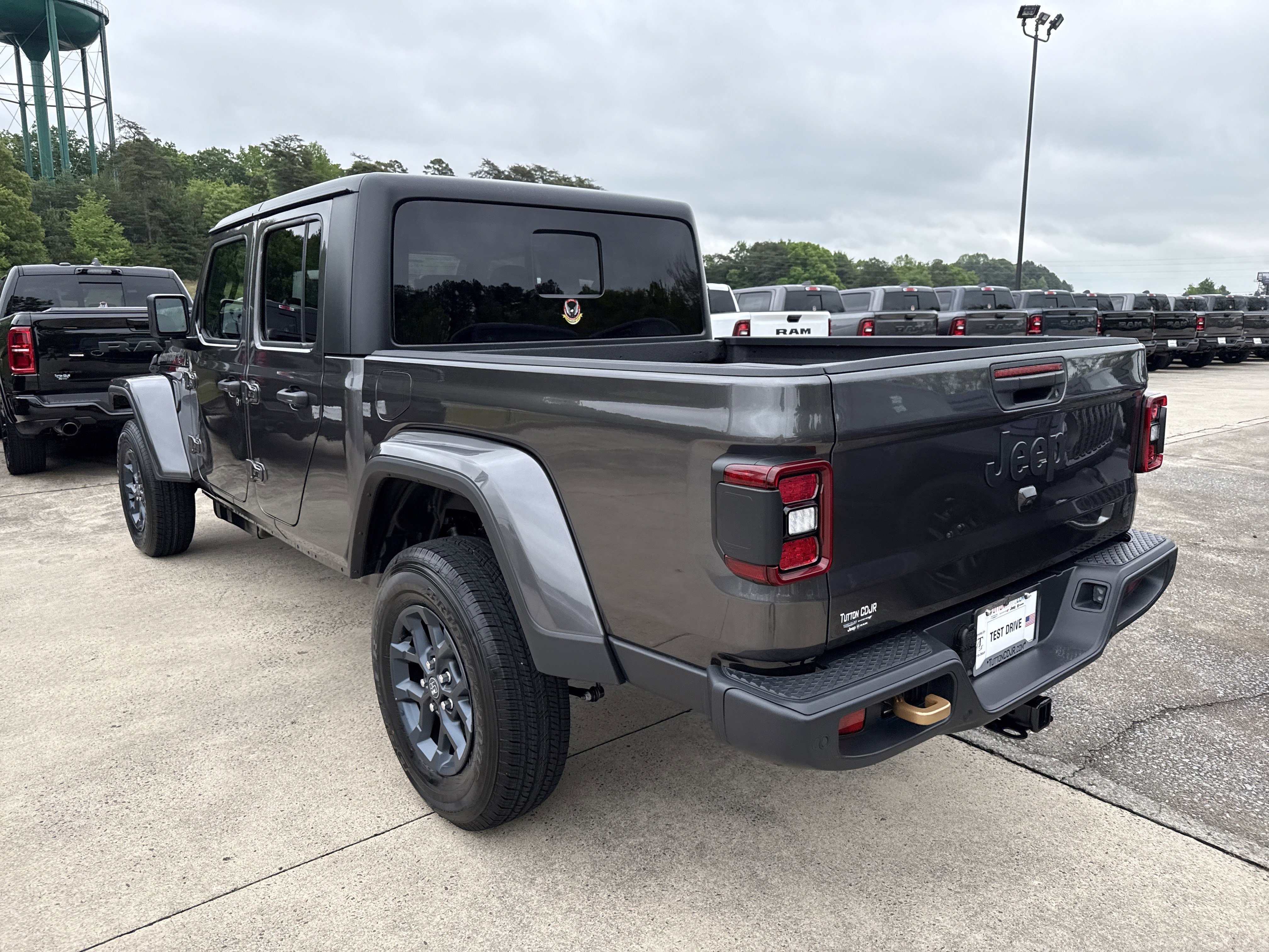 New 2026 Granite Crystal Metallic Clearcoat Jeep 85th Anniversary Edition image 5