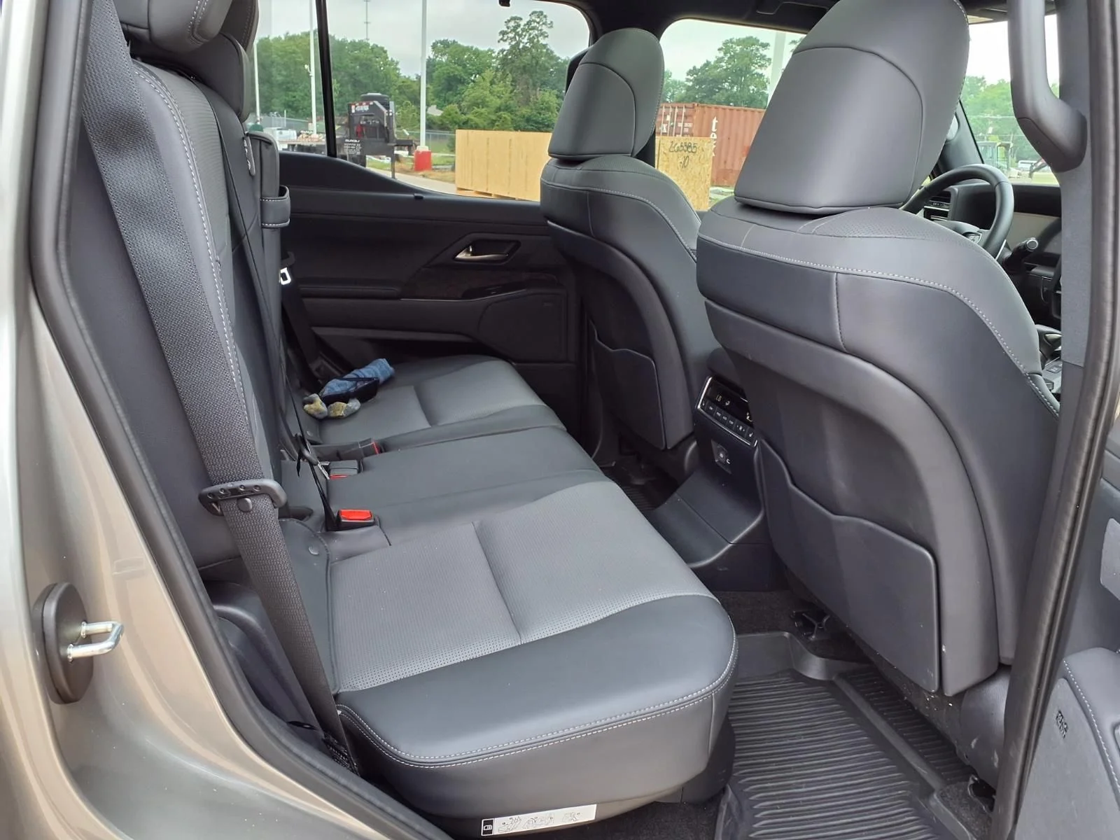 Used 2025 Silver Lexus 550 Luxury+ image 23