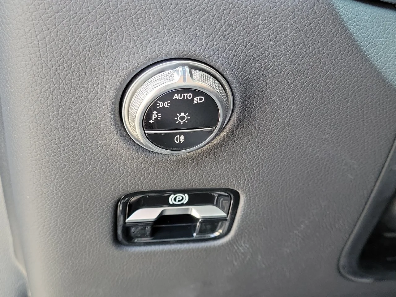 Certified Used 2026 Gray Mercedes-Benz GLC 300 image 22