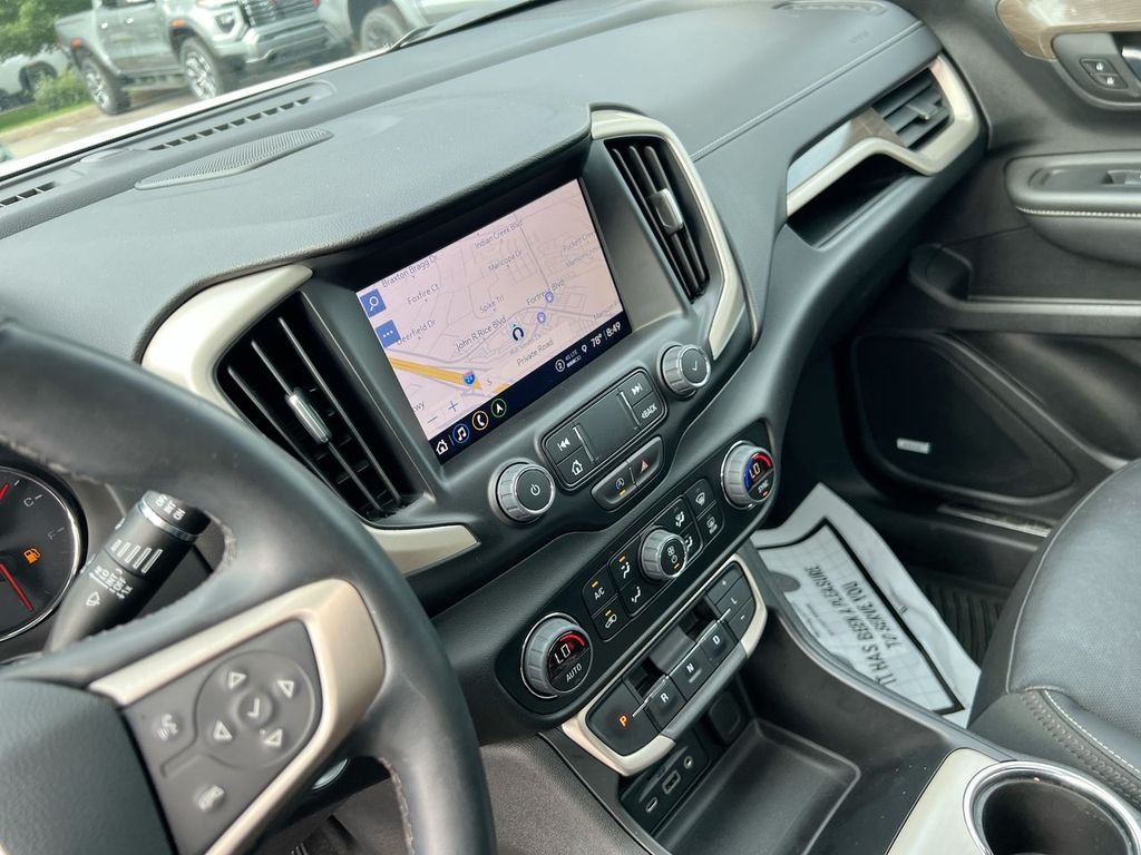 Used 2023 White Frost Tricoat GMC Denali image 18