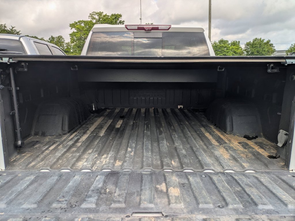 Used 2023 IRIDESCENT PEARL TRICOAT Chevrolet High Country image 35