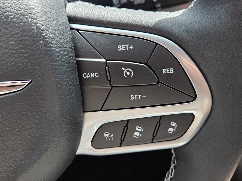 2026 Chrysler Pacifica Select - Photo 31