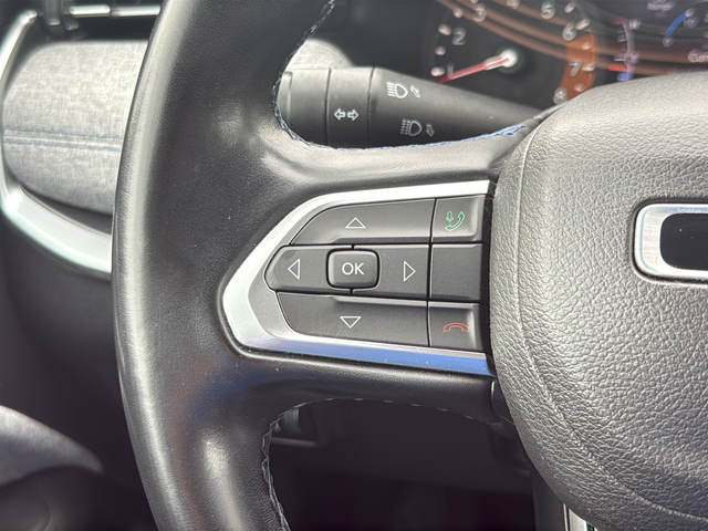 Used 2022 Black Jeep Latitude image 16