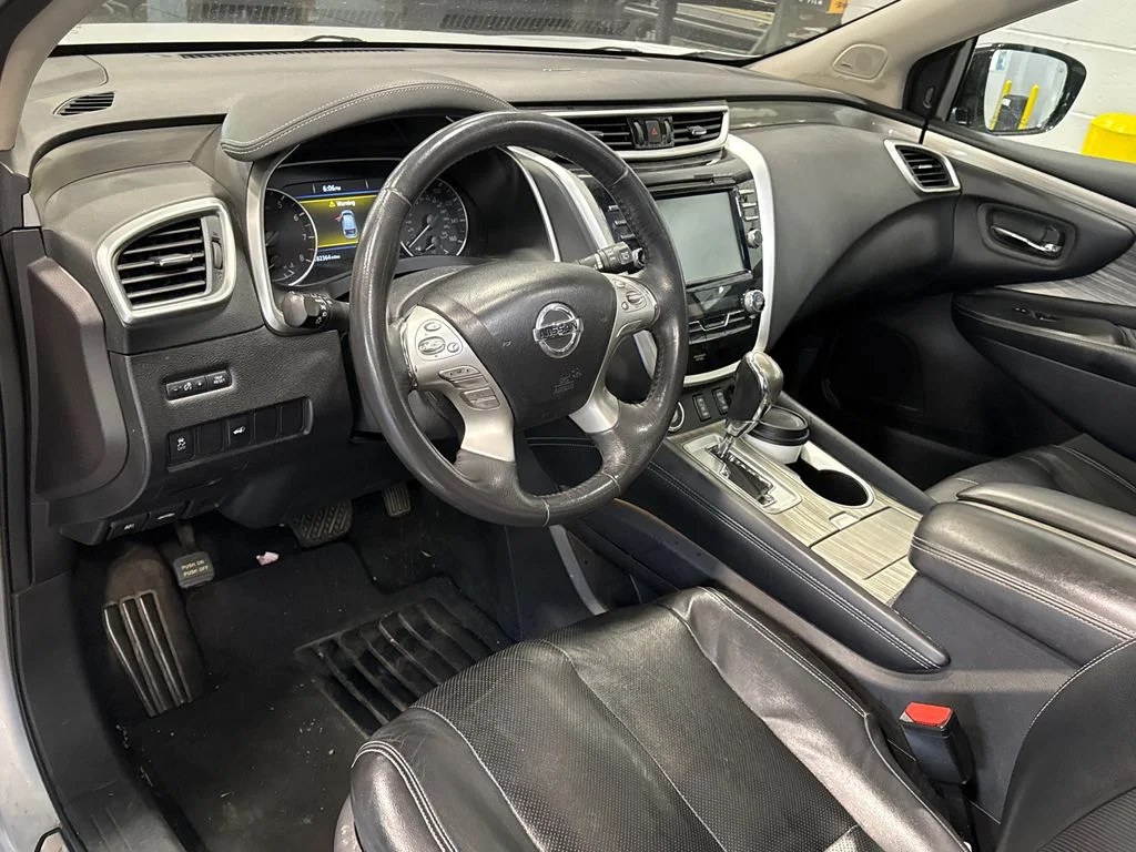 Used 2015 Silver Nissan SL image 6