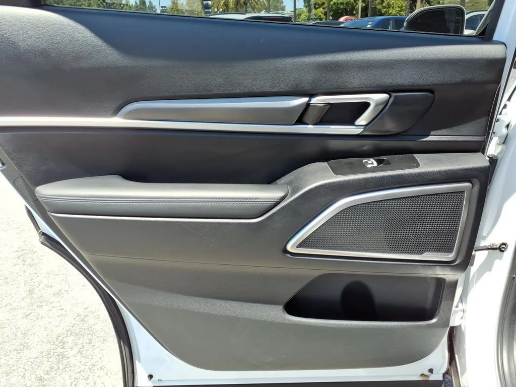 Certified Used 2024 White Kia LX image 12