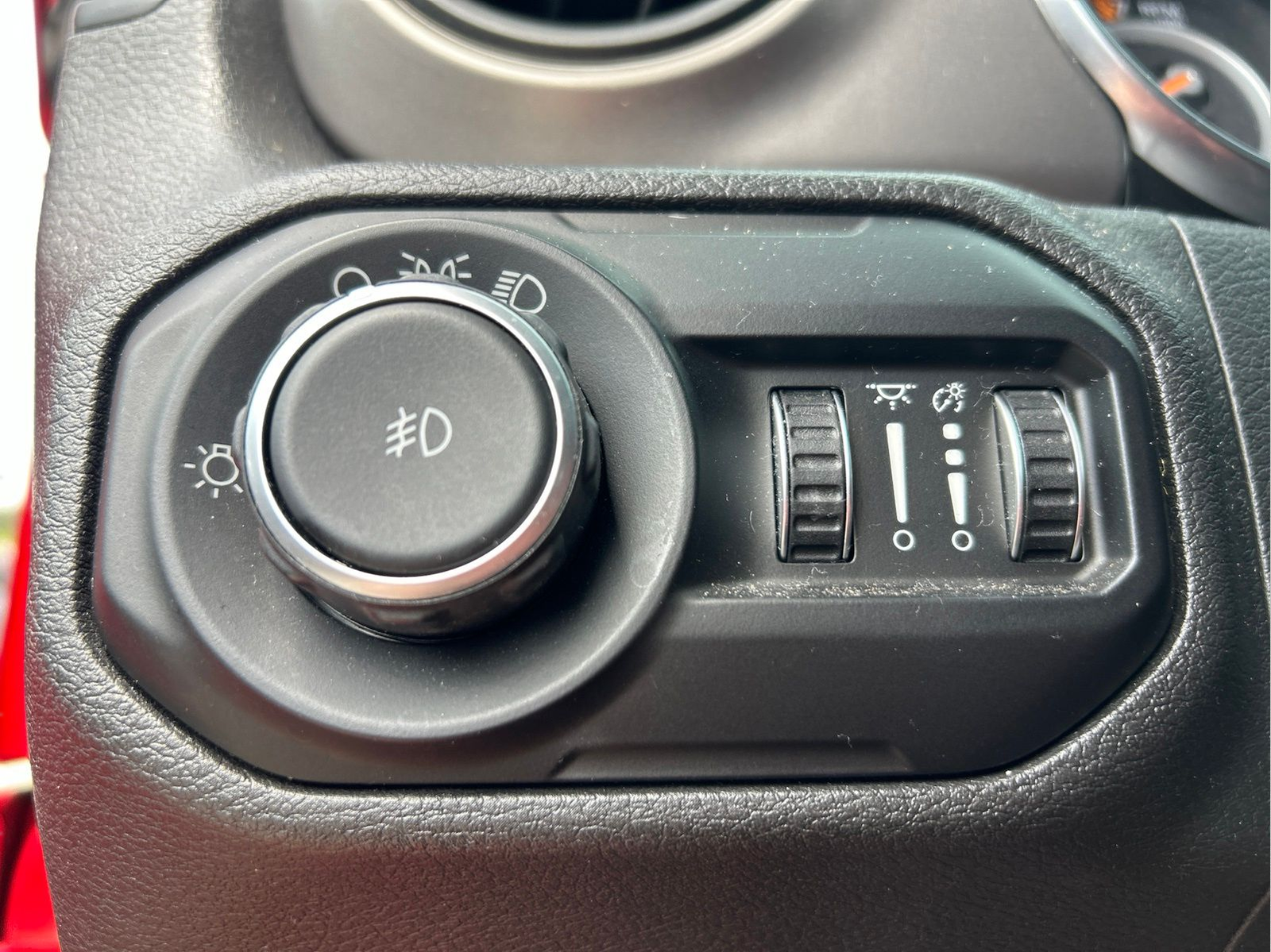 Used 2020 Red Jeep Sport image 25