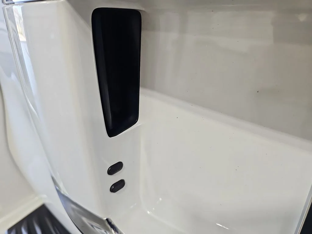 Used 2017 White Lexus 460 Luxury image 16