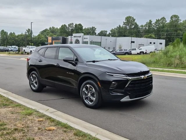 Used 2025 Black Chevrolet LT image 15