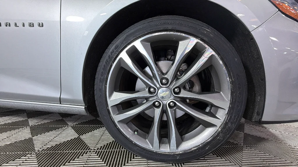 Used 2022 Silver Ice Metallic Chevrolet LT image 35