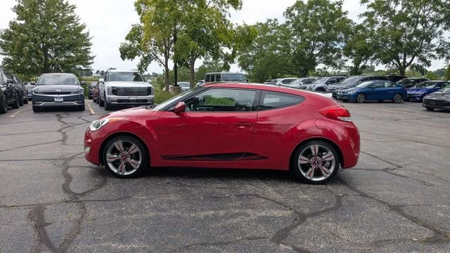 2015 Hyundai Veloster Base - Photo 4
