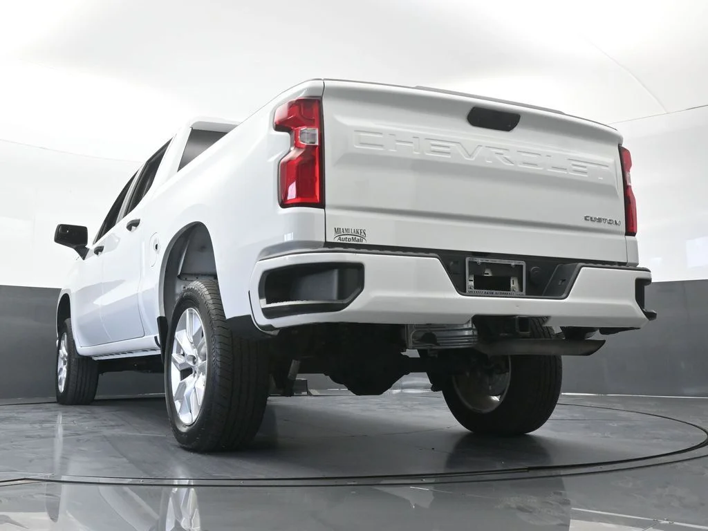 Used 2022 Summit White Chevrolet Custom image 58