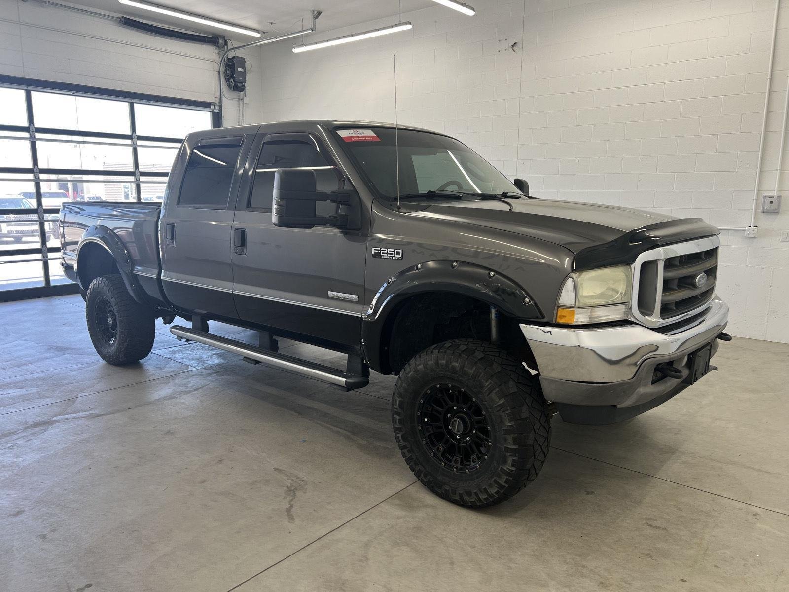 Used 2004 Gray Ford XL image 5