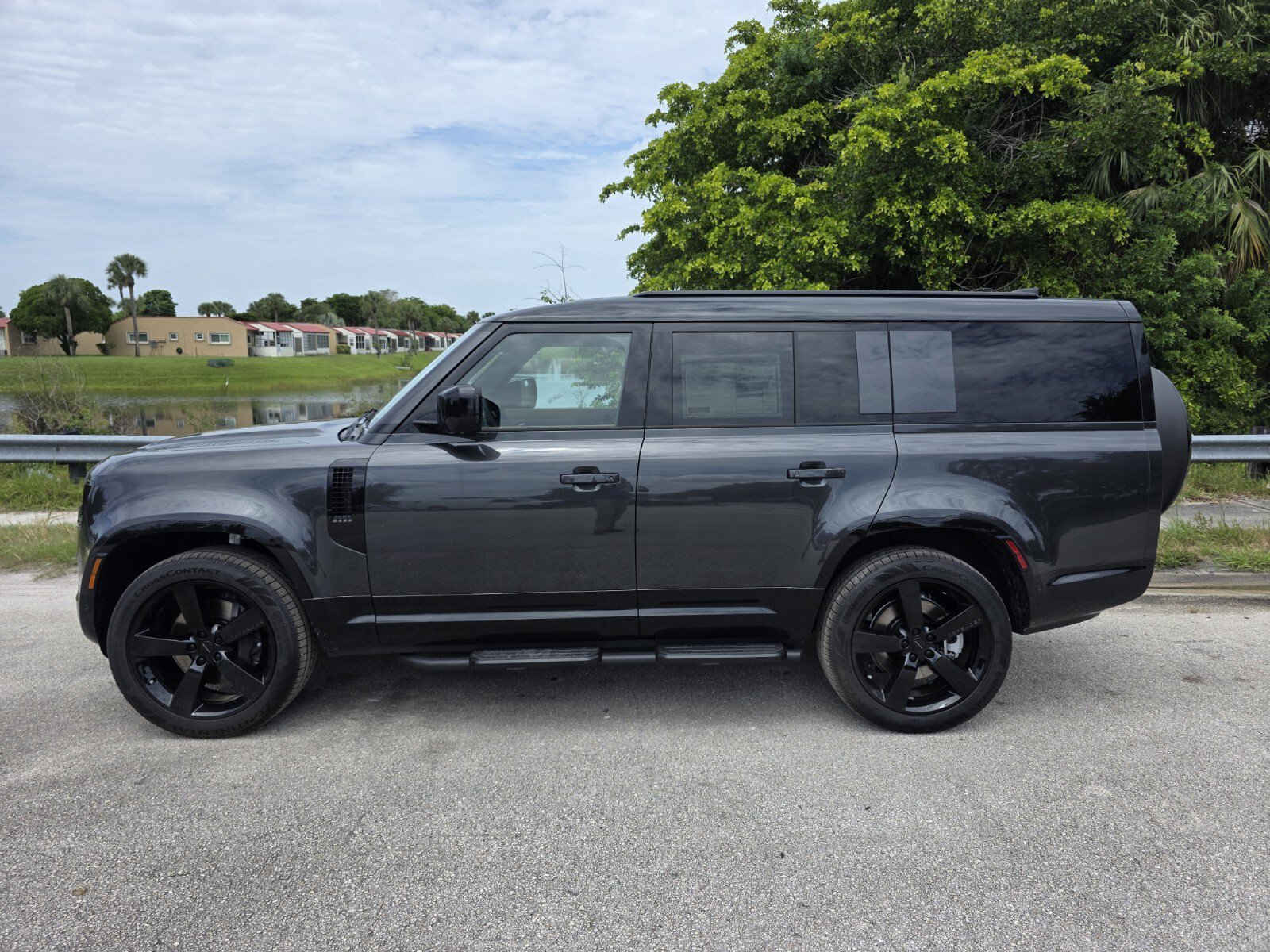 New 2026 Carpathian Grey Land Rover P400 X-Dynamic SE image 7