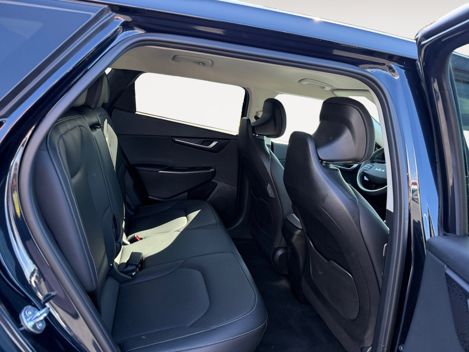 Certified Used 2024 Blue Kia Wind image 18