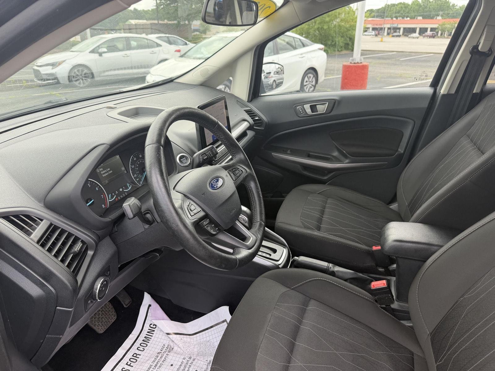 Used 2020 Shadow Black Ford SE image 11