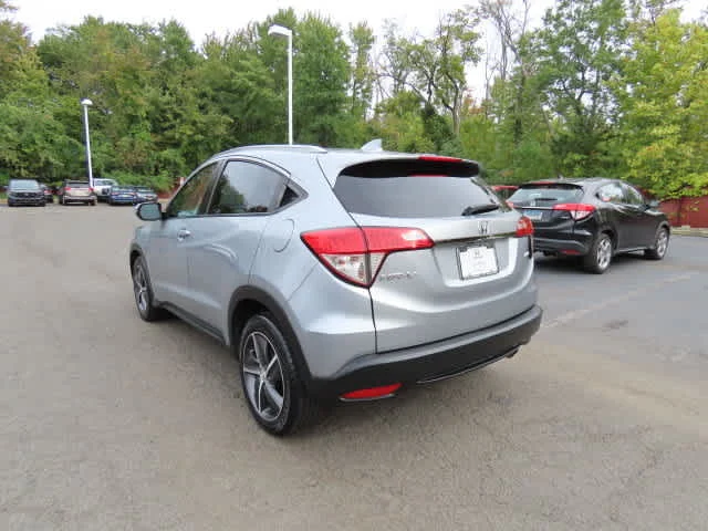 Certified Used 2021 Lunar Silver Metallic Honda EX image 4