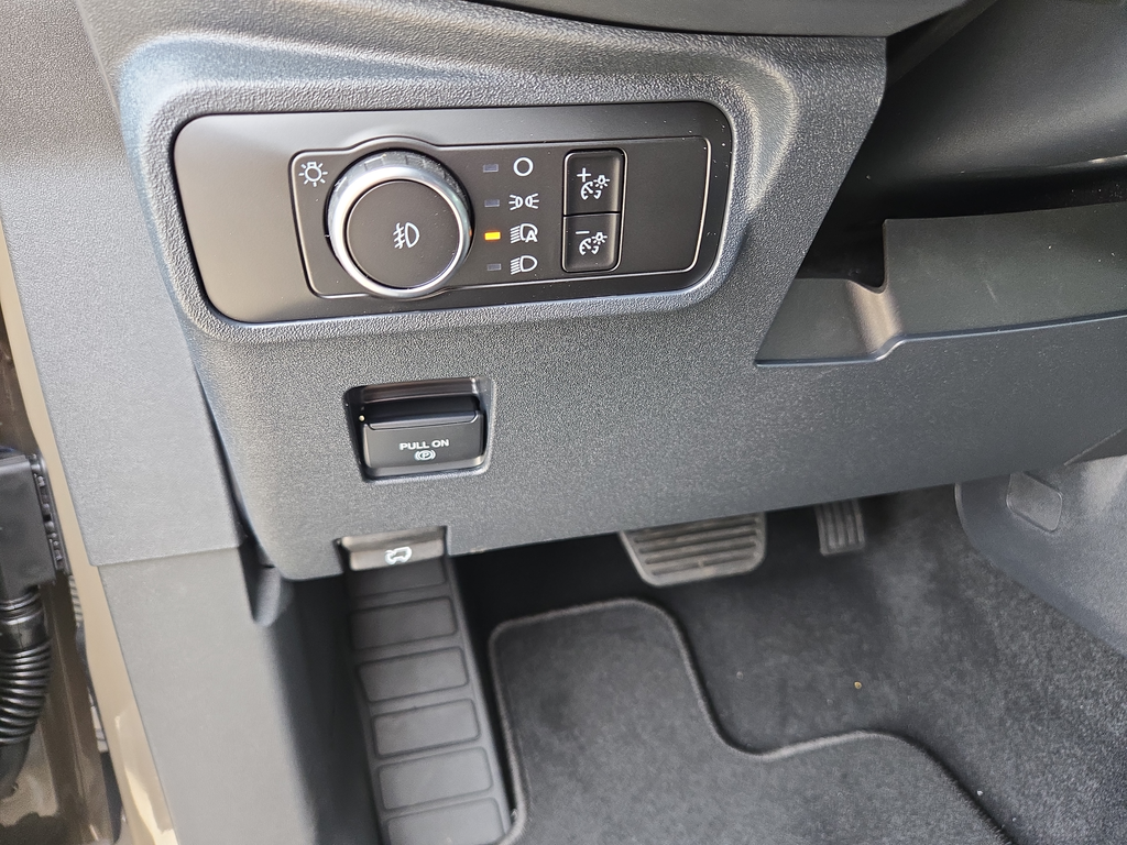 New 2026 Marsh Gray Ford Outer Banks® image 15