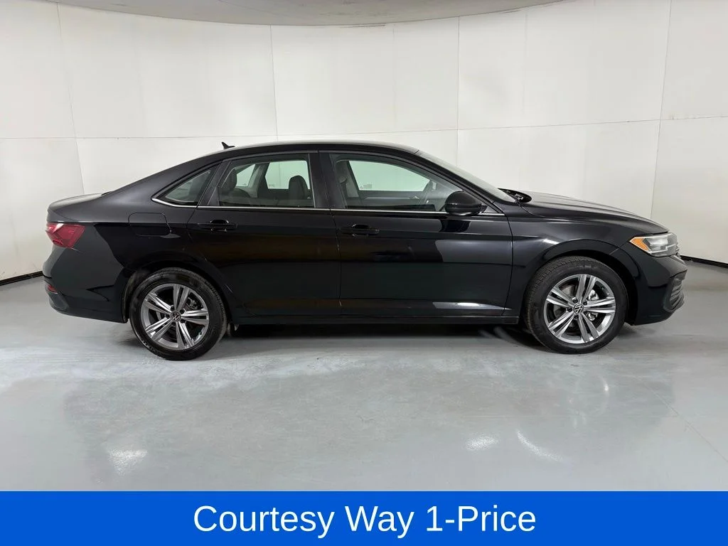 Used 2024 Black Volkswagen 1.5T SE image 11