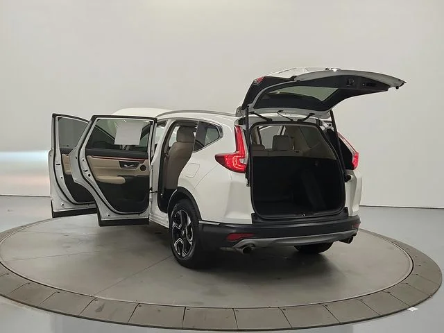 Used 2017 White Honda Touring image 13