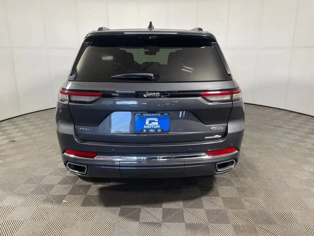 Used 2022 Gray Metallic Jeep Overland 4xe image 6