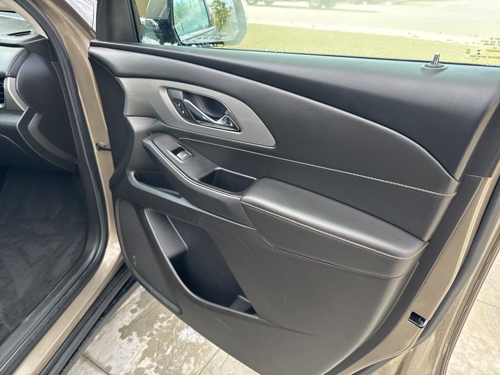 2020 Chevrolet Traverse 1LT - Photo 37