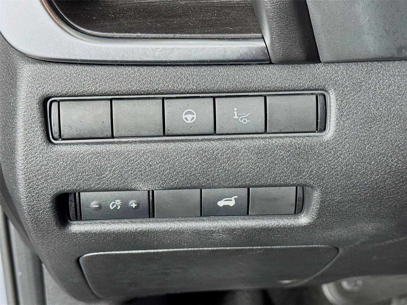 Used 2021 Boulder Gray Pearl Nissan Platinum image 10