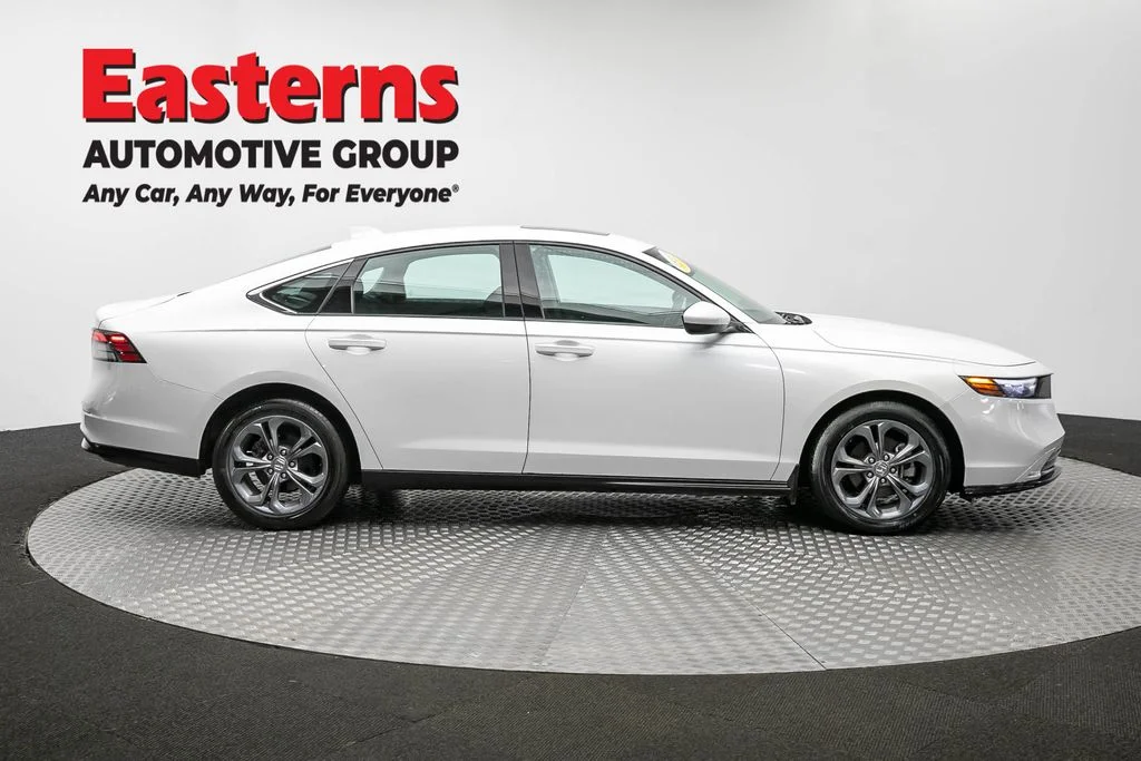 Used 2024 White Honda EX image 4