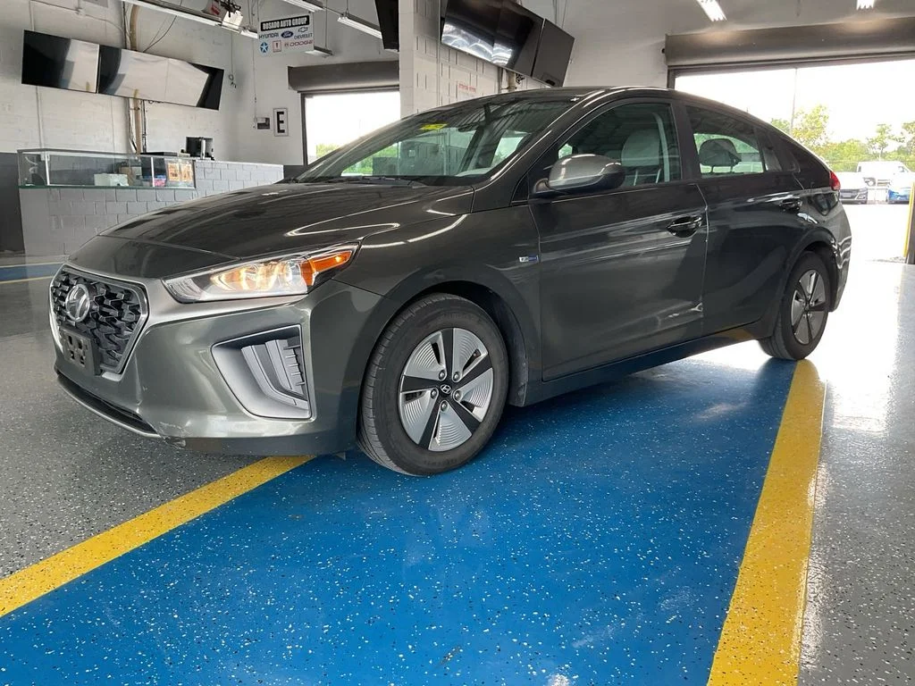 Used 2020 Gray Hyundai Blue image 2