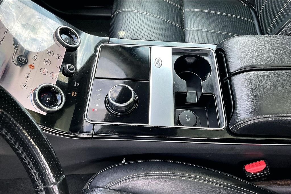 Used 2018  Land Rover S image 14