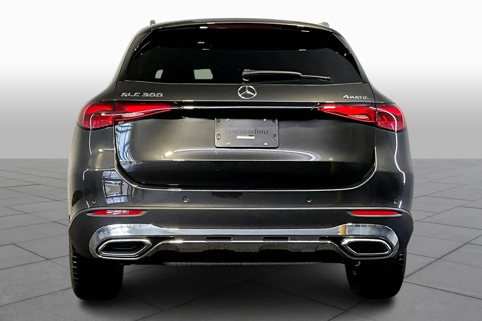 New 2026 Graphite Grey Metallic Mercedes-Benz GLC 300 image 4