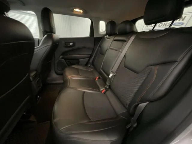 Used 2019 Billet Silver Metallic Clearcoat Jeep Trailhawk image 22