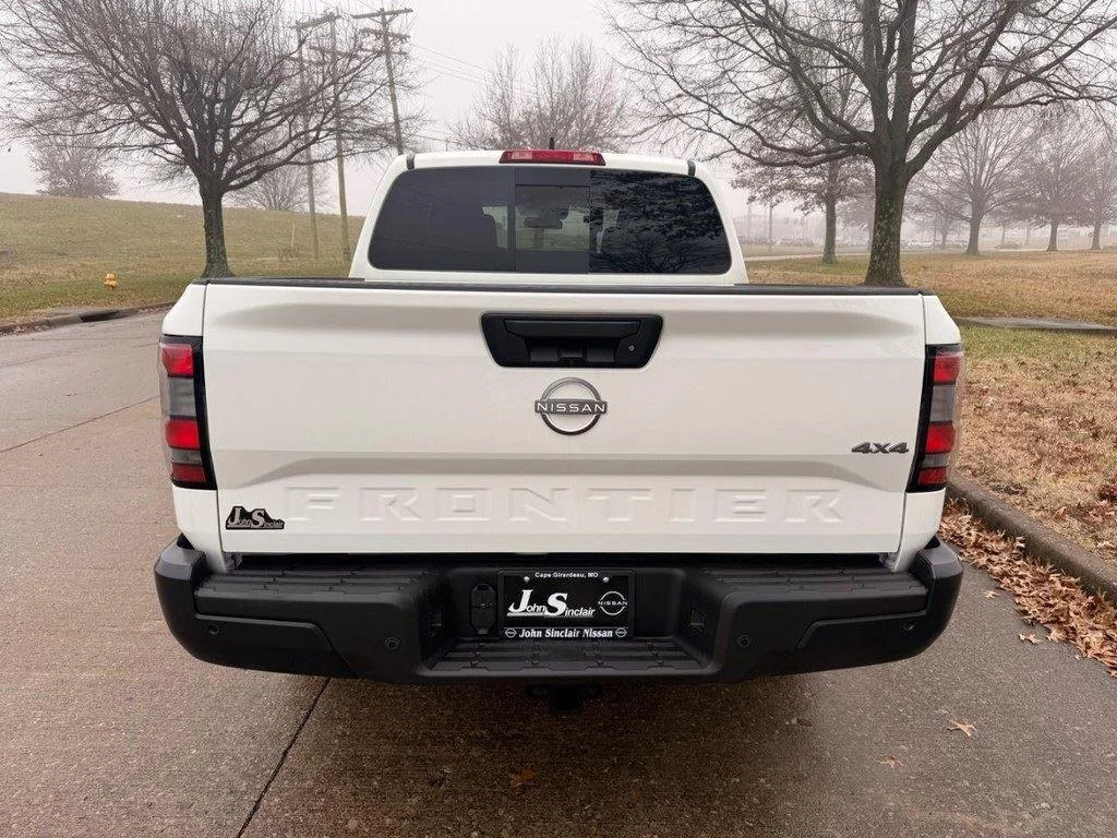 New 2026 Glacier White Nissan S image 19