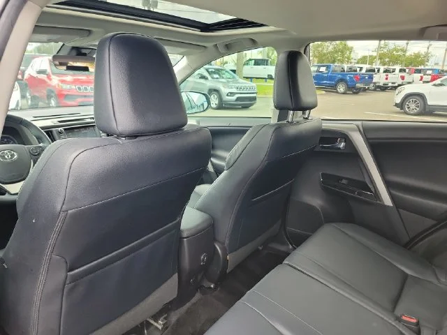 2017 Toyota RAV4 Limited - Photo 17