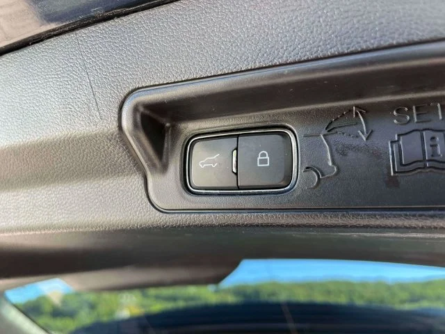 Used 2022 Blue Metallic Ford Platinum image 21