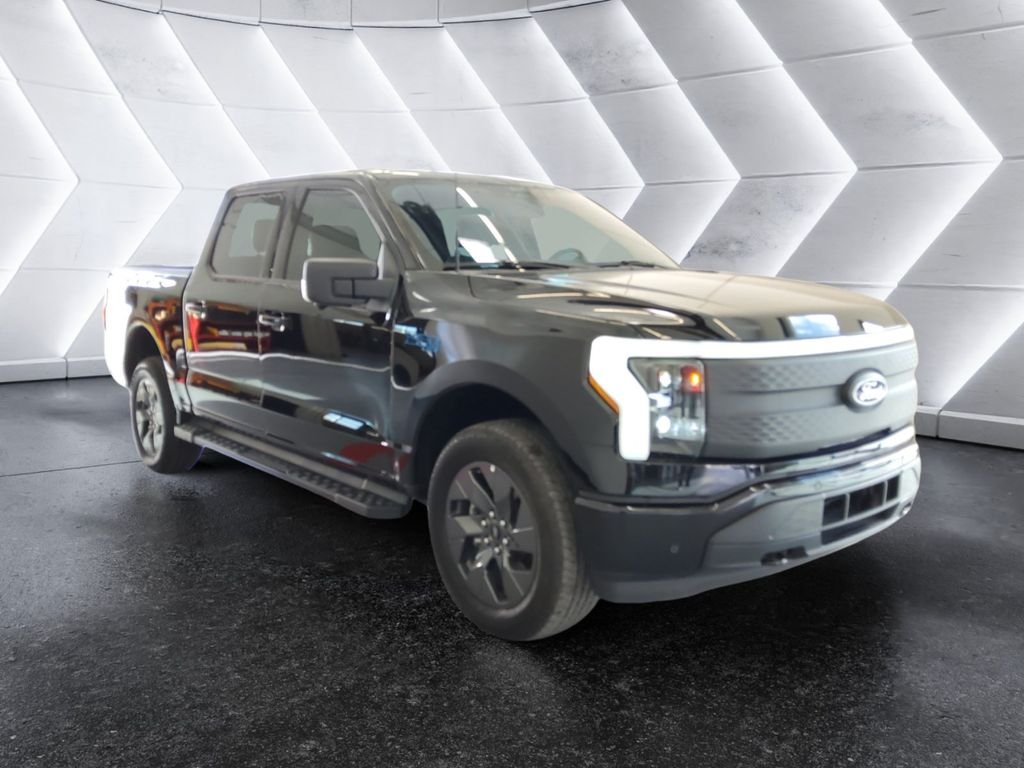  2025 Ford F-150 Lightning Flash SuperCrew AWD   