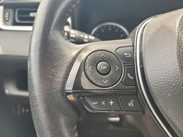 Used 2022 Silver Toyota XLE Premium image 28